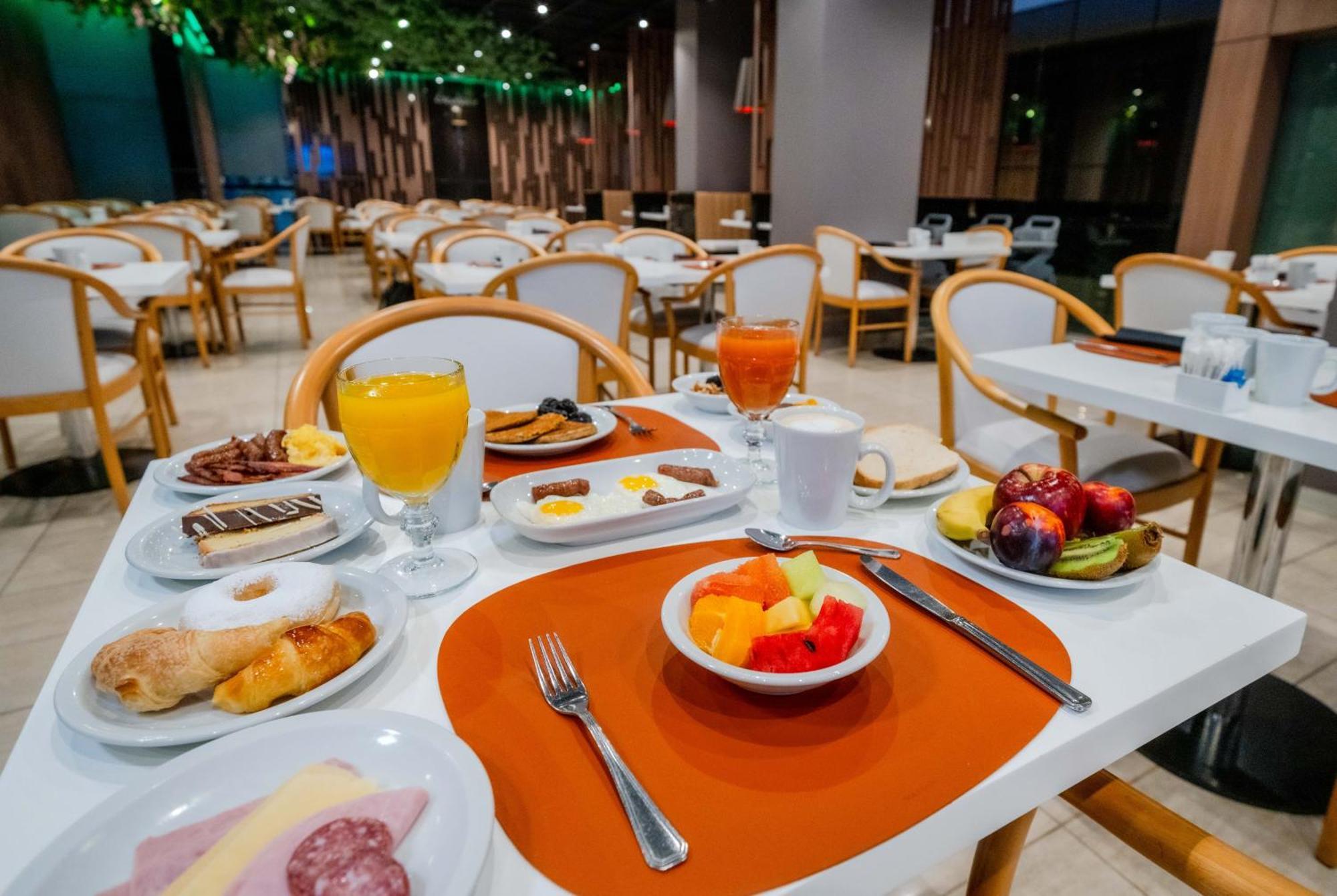 Holiday Inn Rosario By Ihg Ngoại thất bức ảnh
